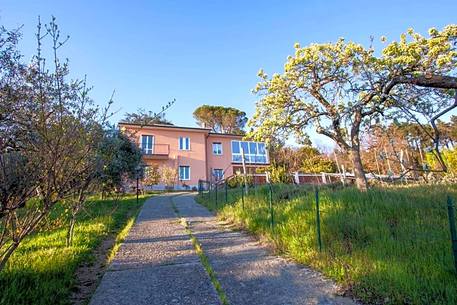 La Camelia Bianca B&B – Lerici, PA