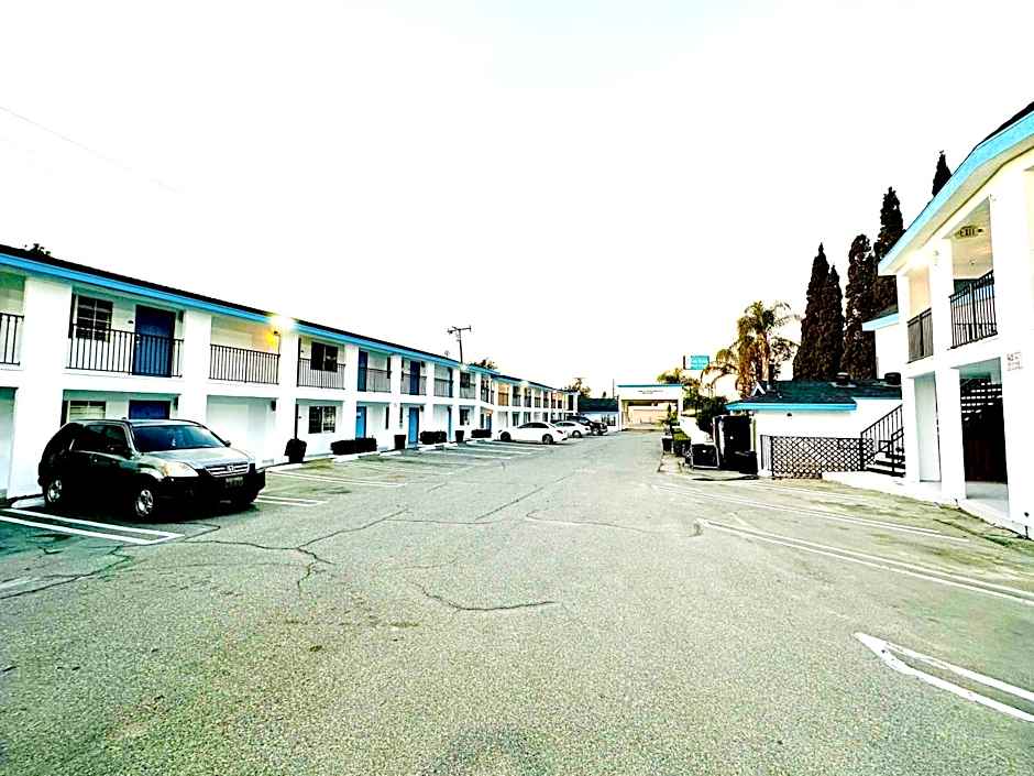 Casa Blanca Hotel & Suites Orange SR-55 Freeway, Near Honda Center, Chapman University, Disneyland