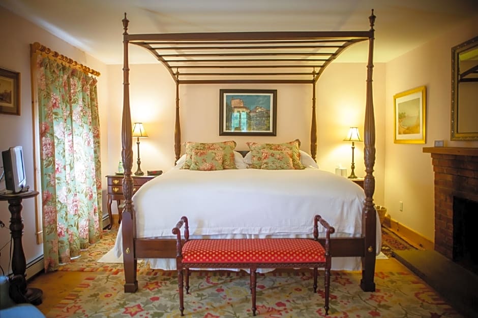 Highland Lake Inn