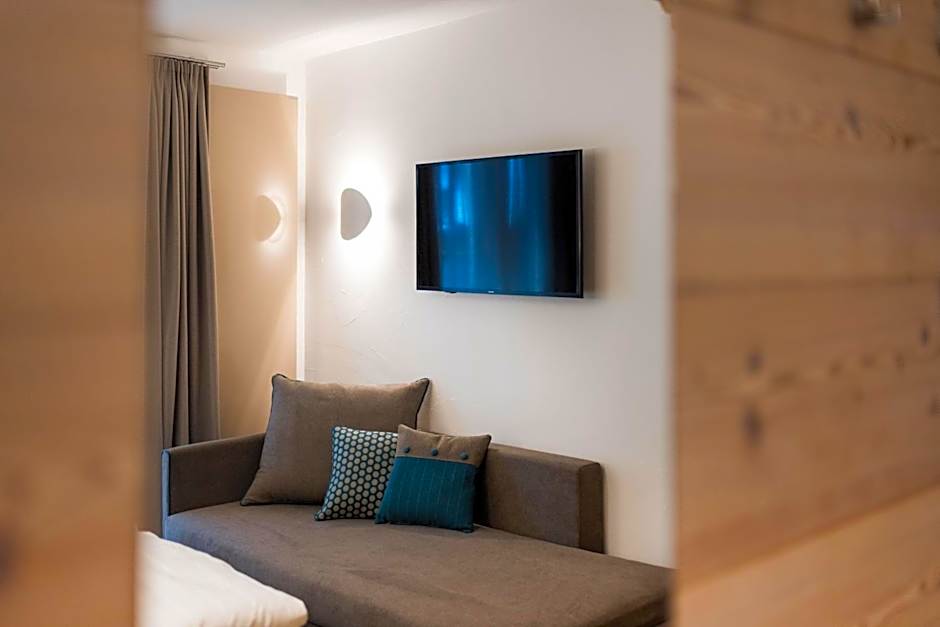 Photo 1 of 16 of Superior Apartment