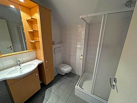 Studio with Twin Beds