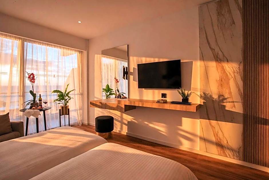 Cavo Maris Beach Hotel