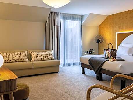 Junior Double Suite with Double Sofa Bed