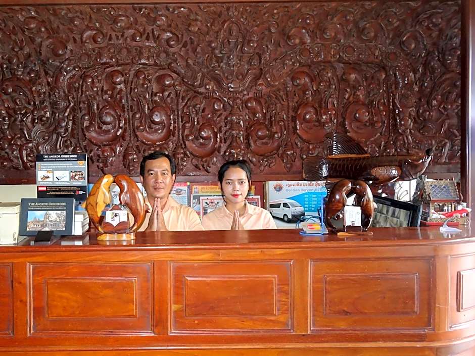 Golden Noura Villa-Pub & Restaurant