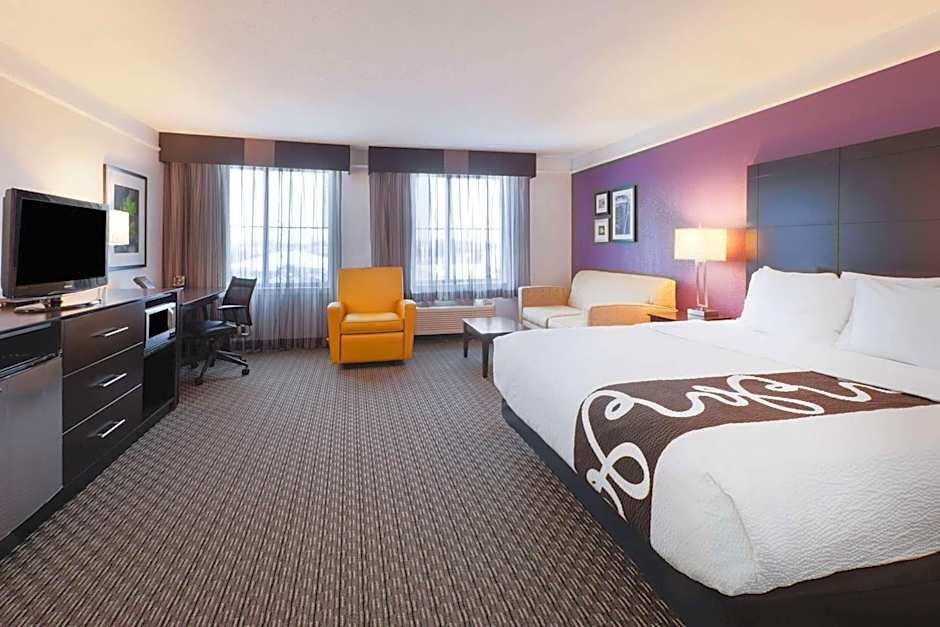 La Quinta Inn & Suites by Wyndham Detroit Utica