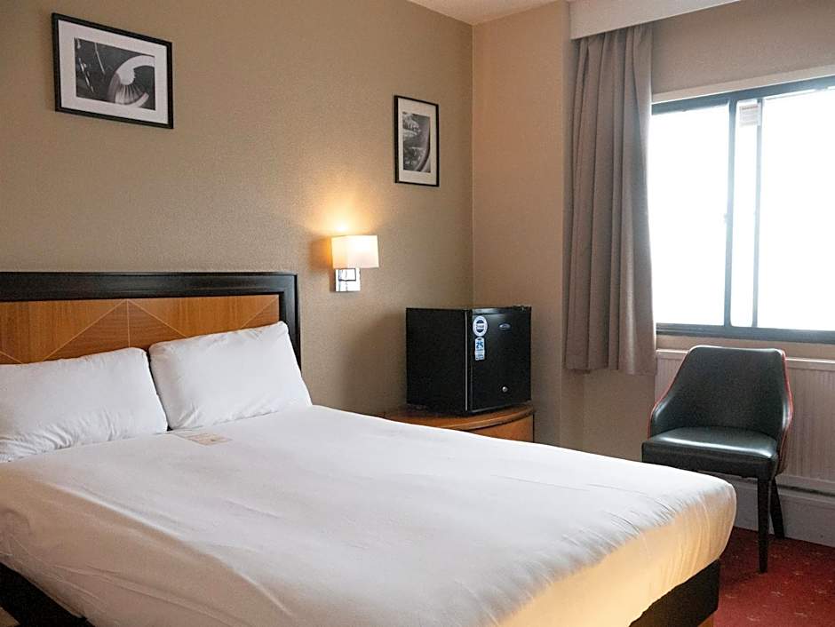 Photo 1 of 5 of Double Room