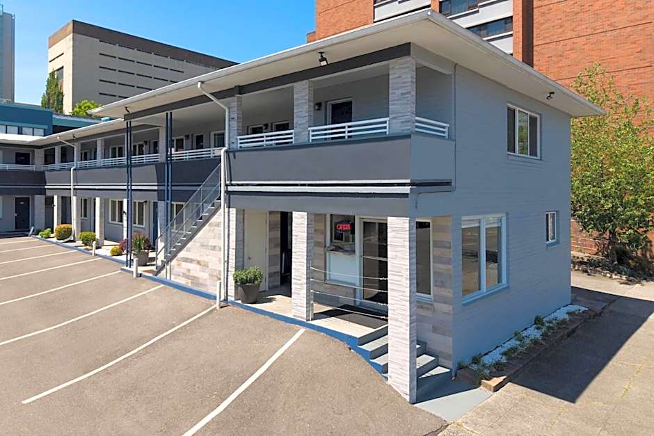 Travelodge by Wyndham Everett City Center