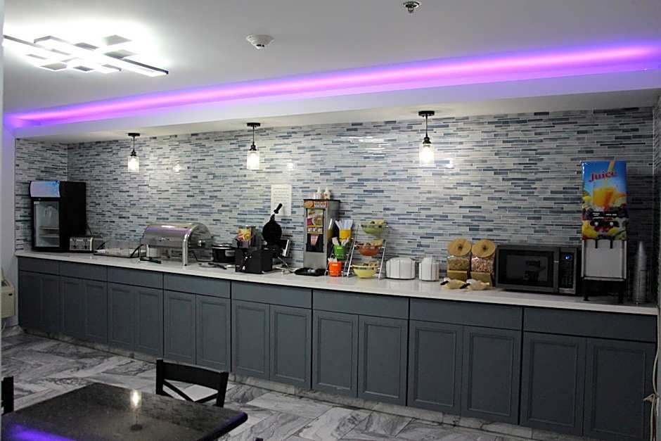 Douglas Inn & Suites Cleveland