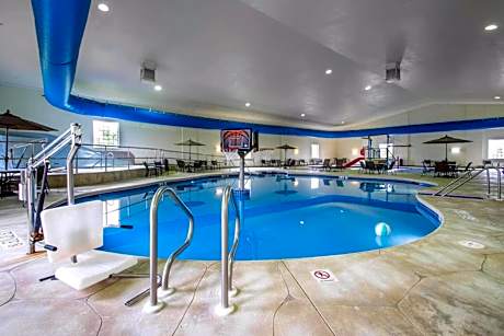 Comfort Suites Johnson Creek Conference Center
