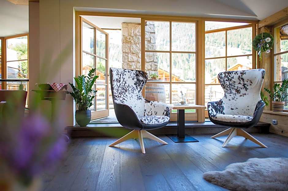 Post Alpina - Family Chalets Dolomites