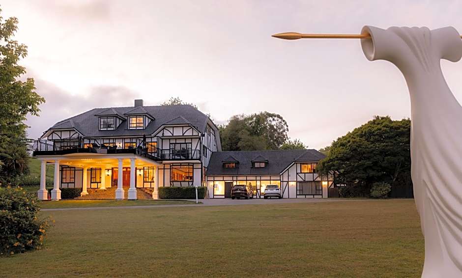 Hana Lodge