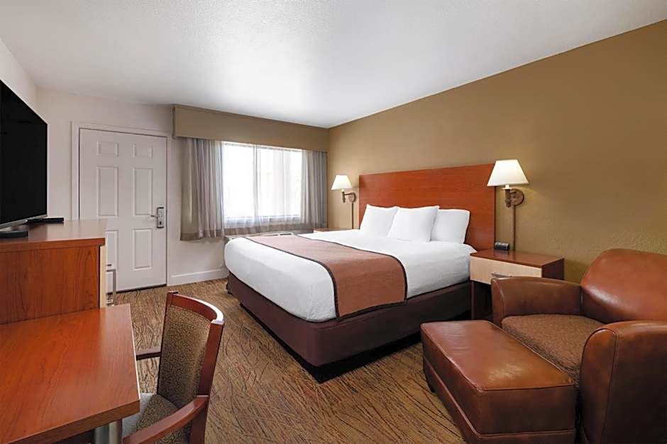 Best Western Discovery Inn