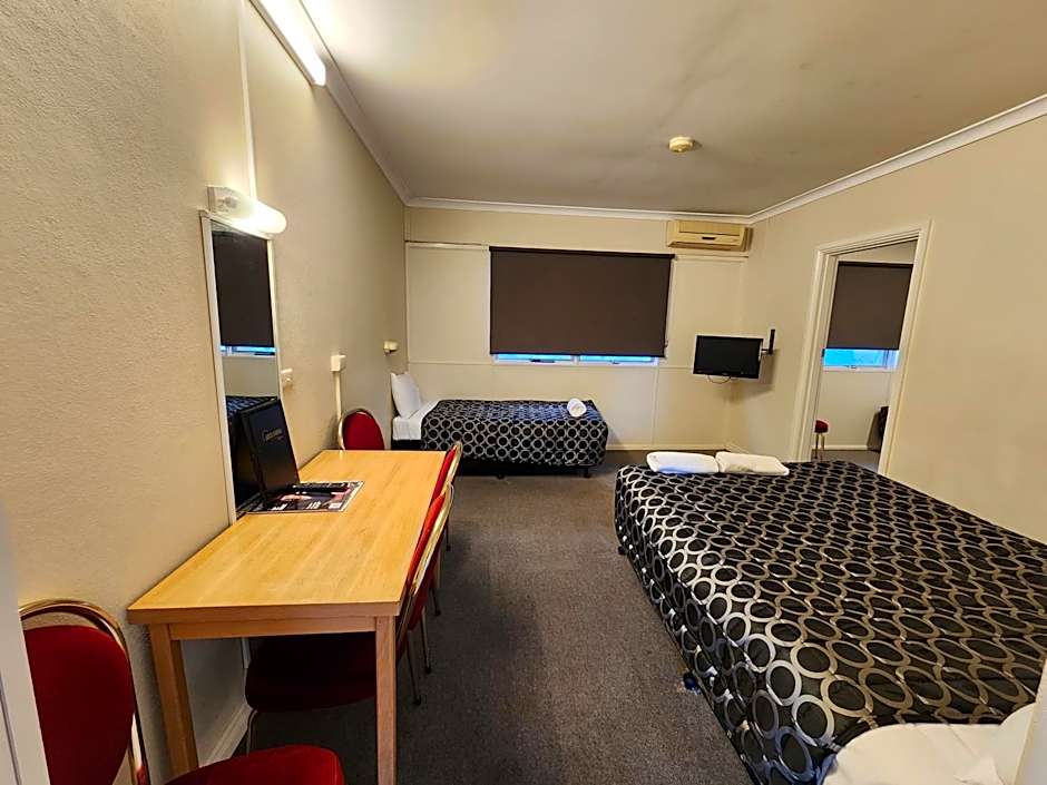 Hume Inn Motel