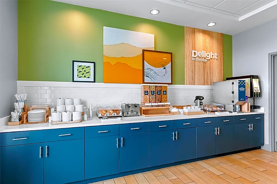 Spark by Hilton Victoria