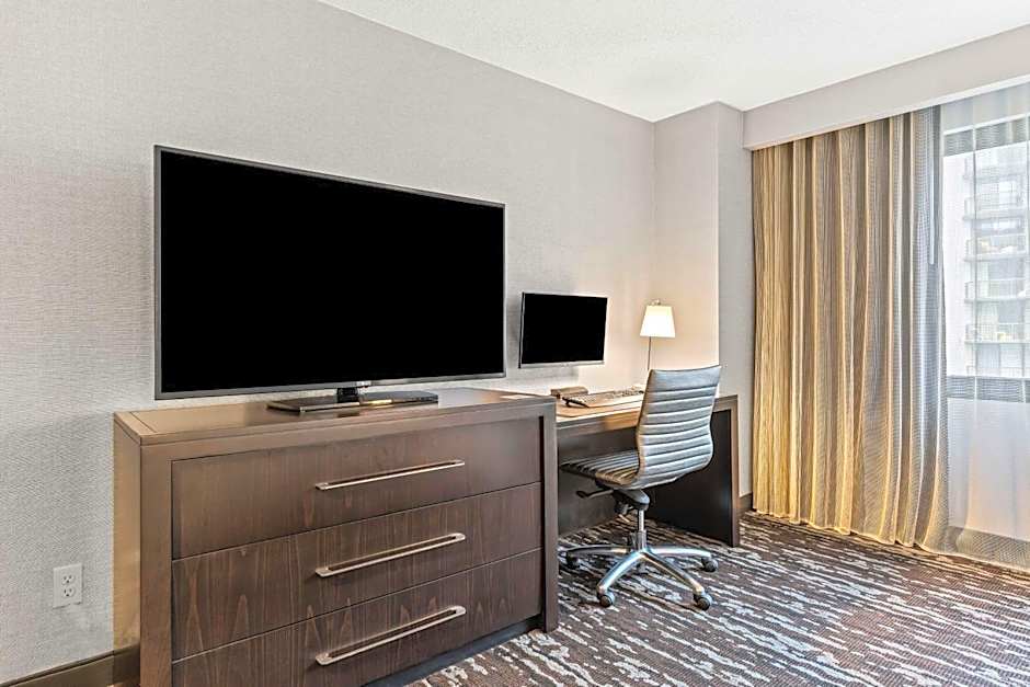 Embassy Suites By Hilton Crystal City - National Airport