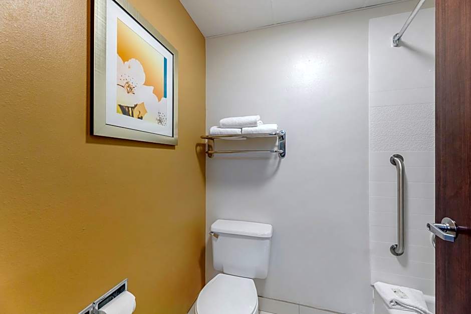 Quality Inn & Suites Sandusky