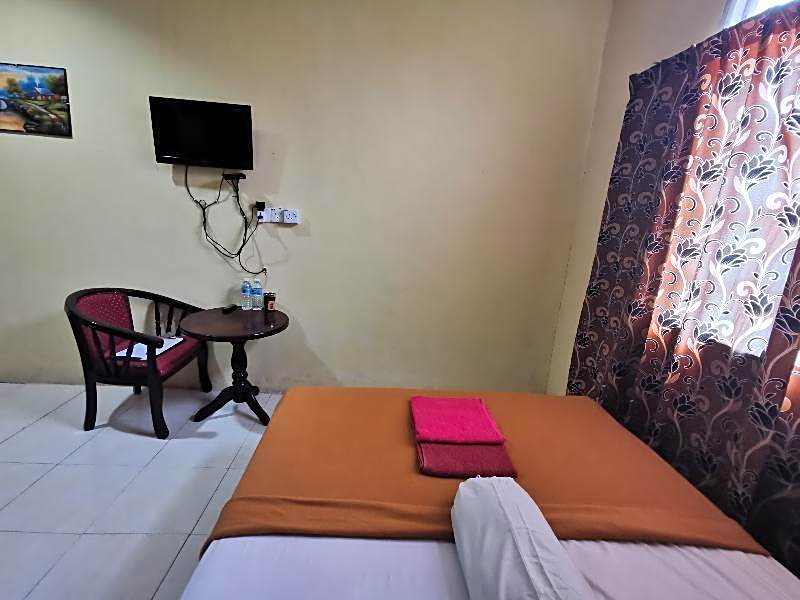 OYO 89819 Raz Hotel Kelulut