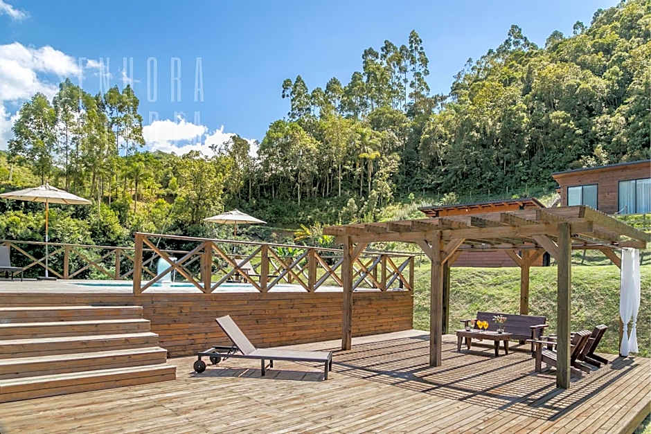 Lakeside Cabin - Villas Mornas: Nature, Jacuzzi