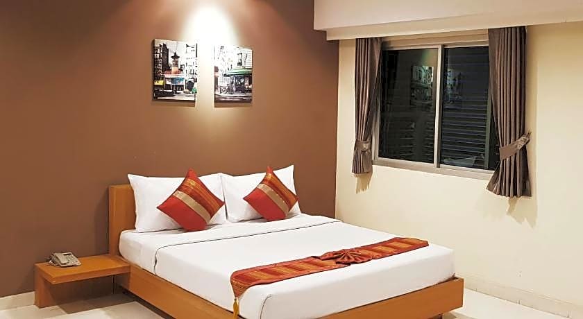 Sena House Paholyothin 30