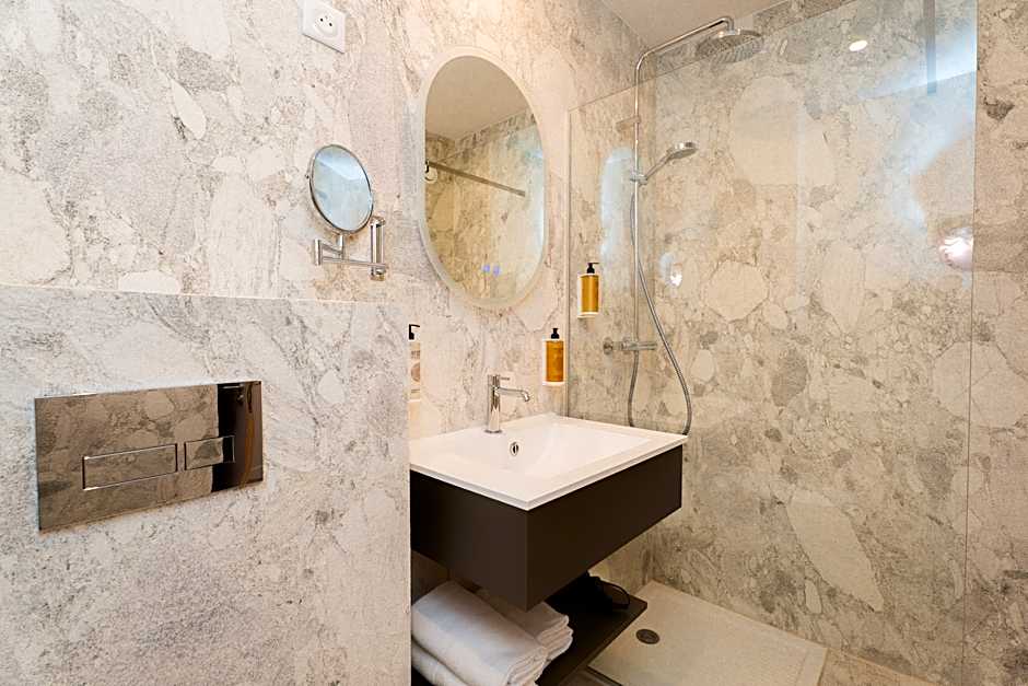 Bobo's (ex Ideal Hotel Design)