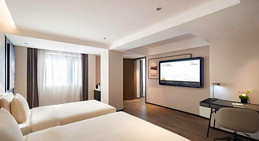 Atour Hotel Dalian Donggang Business District Gangwan Plaza