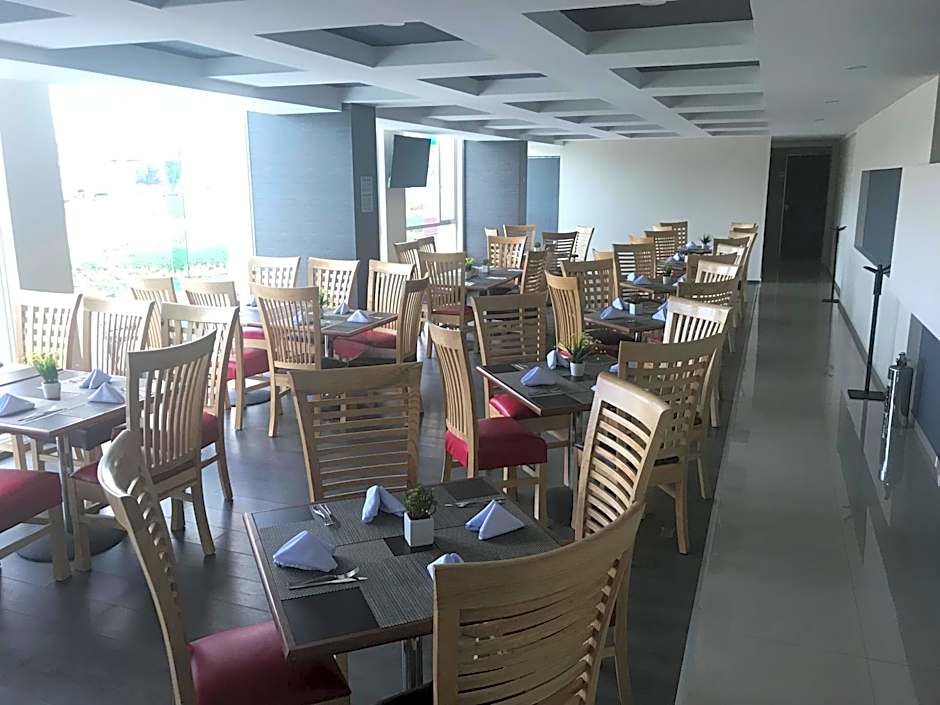 Best Western Plus Metepec & Suites