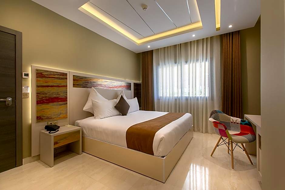 MADAURE HOTEL