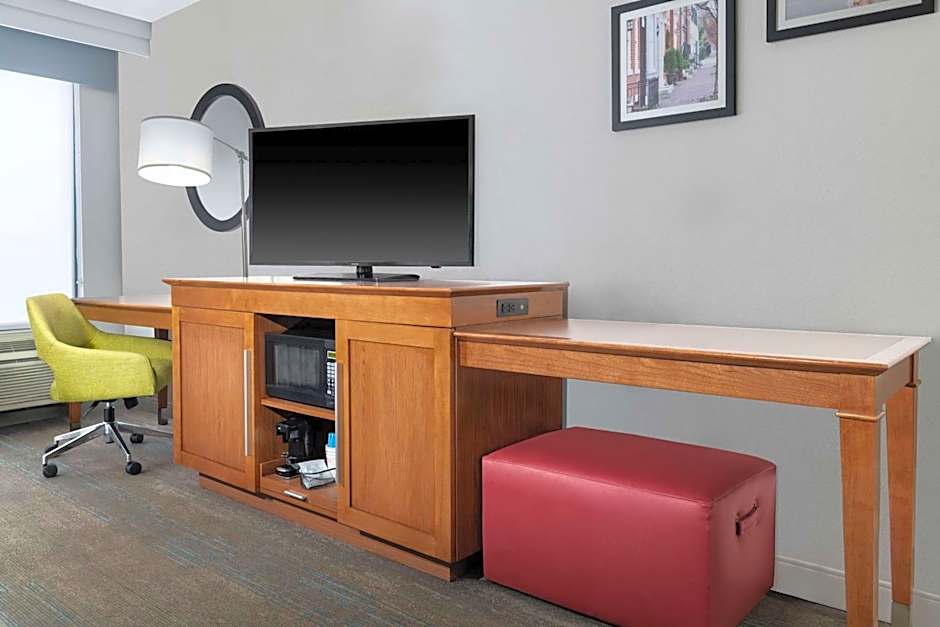 Hampton Inn By Hilton Martinsburg