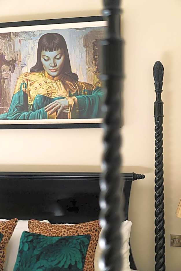 The Harrison Chambers of Distinction