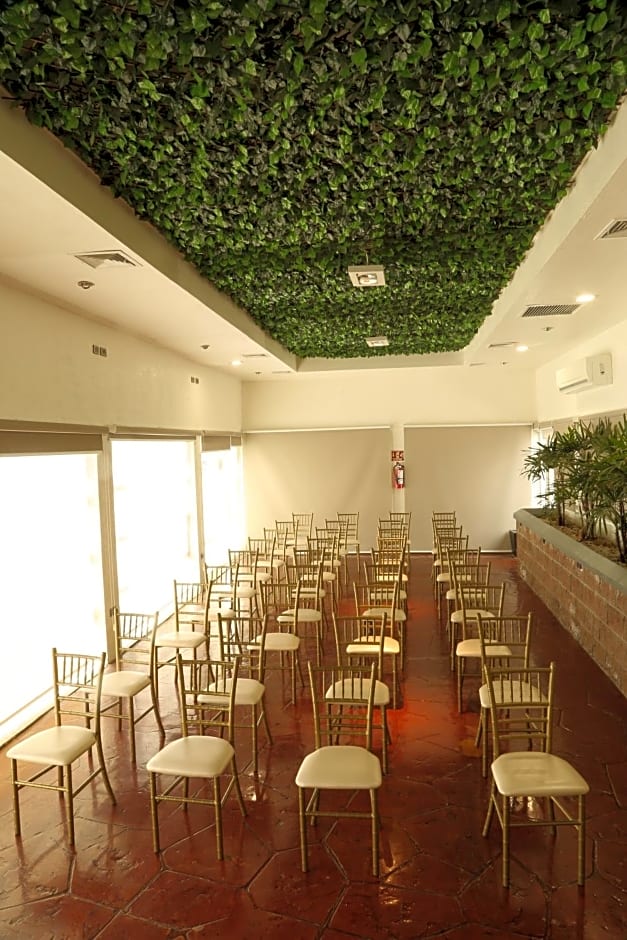 Copper Canyon Boutique Hotel