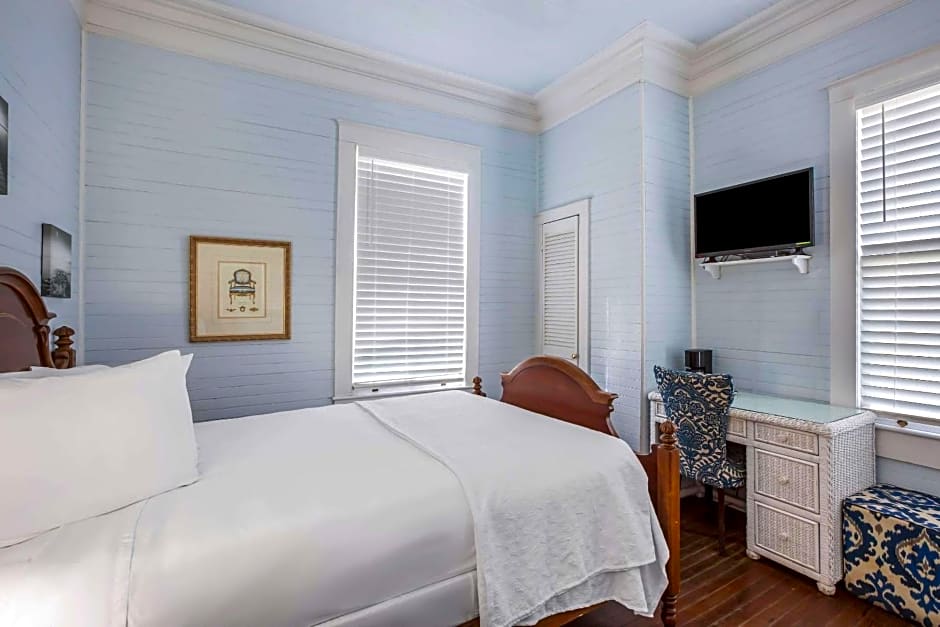 Coombs Inn & Suites, Ascend Hotel Collection