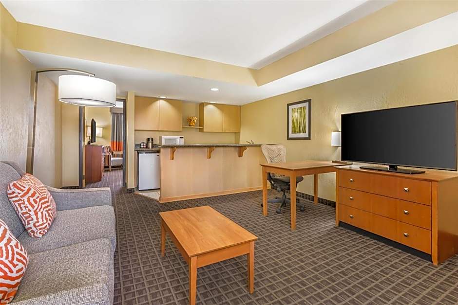 Best Western Plus Scottsdale Thunderbird Suites