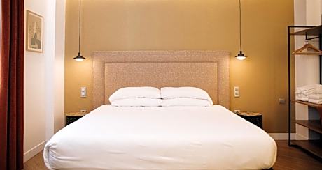 Deluxe Suite with Spa Bath