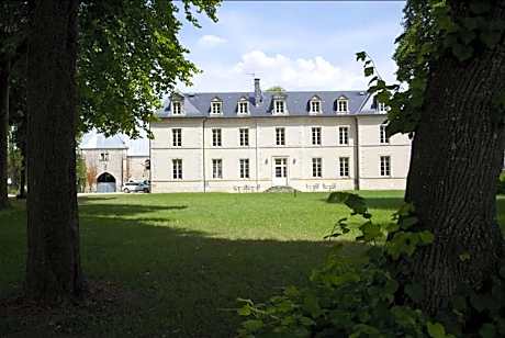 Château De Lazenay - Résidence Hôtelière