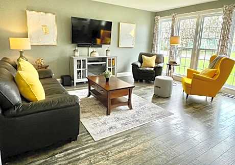 Picton Retreat Downtown - Serene, Stylish & Great Amenities