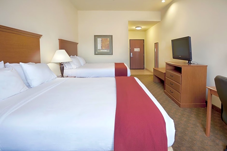 Holiday Inn Express Hotel & Suites Zapata