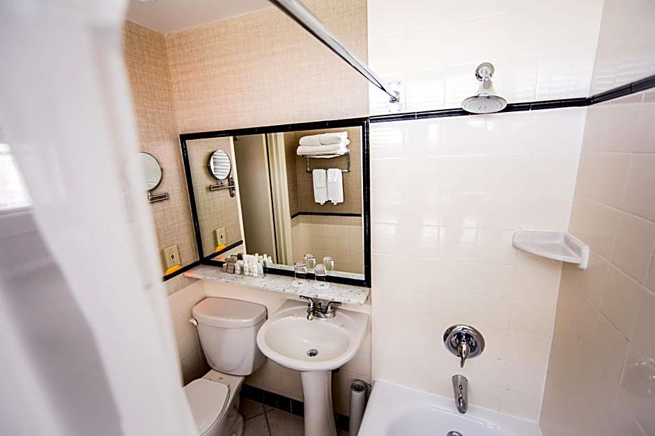 The Lord Nelson Hotel & Suites