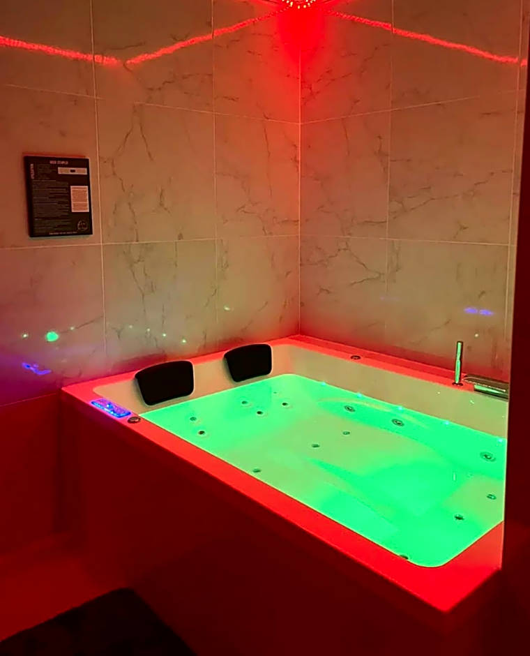 Room & Jacuzzi - Stade de France