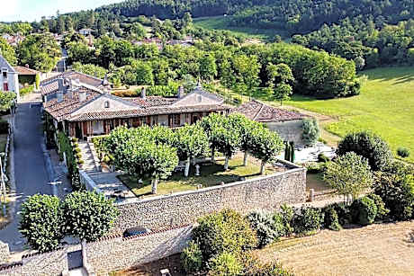 Clos de Mont July, architecture XVIIIe au cœur de la nature