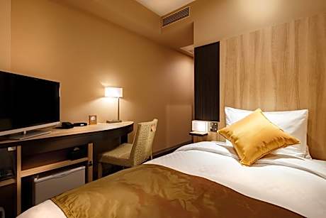 Single Room with Shower - Non-Smoking