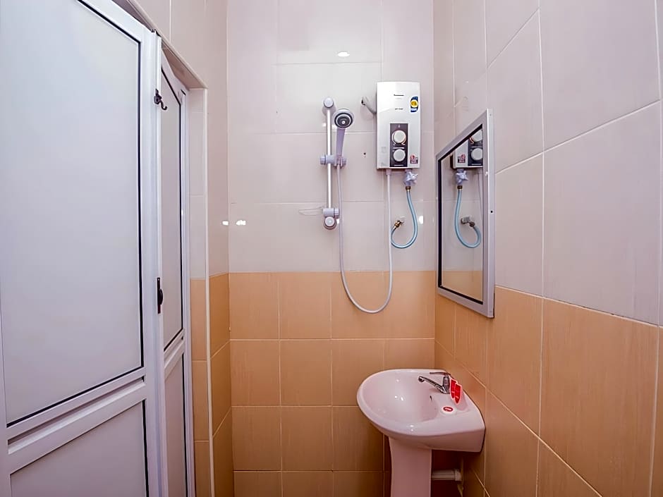 Super OYO 89348 Rg Motel