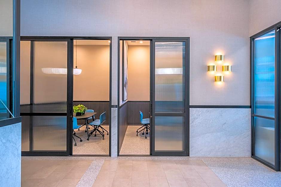 Level Long Beach - East Village