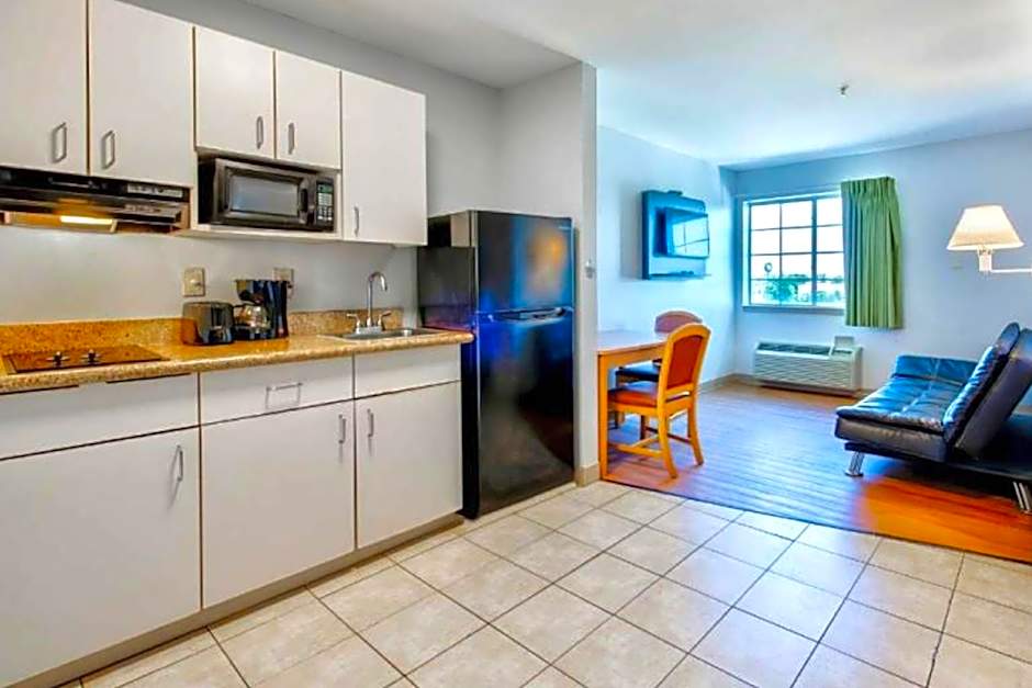 OYO Hotel Sulphur Kitchenette Daily Weekly Stays