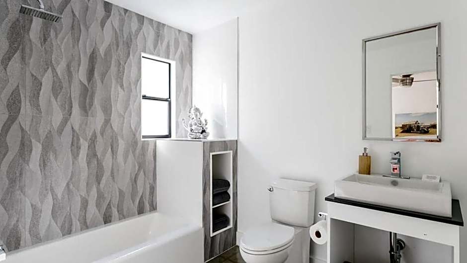 Hotel El Cid by AvantStay 16 OCC Full Hotel Buyout in Palm Springs w Pool