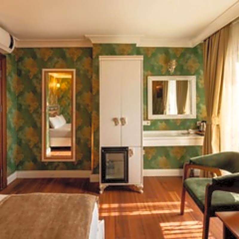 GOLDEN DREAM OTEL