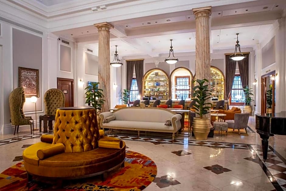 Taj Luxury Suite