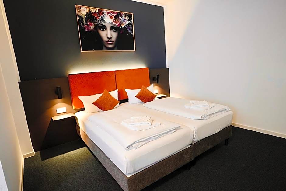 Arthotel Ambassador Wiesbaden - FREE PARKING