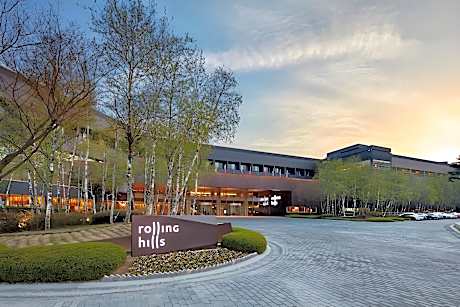 Rolling Hills Hotel