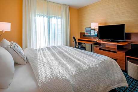 King Room with Bathtub - Hearing Accessible/Mobility Access