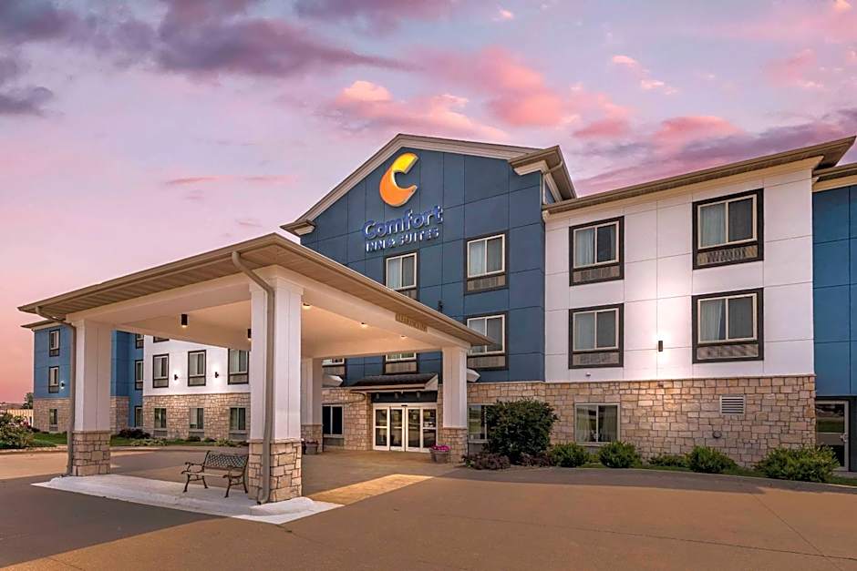 Comfort Inn & Suites Grinnell near I-80